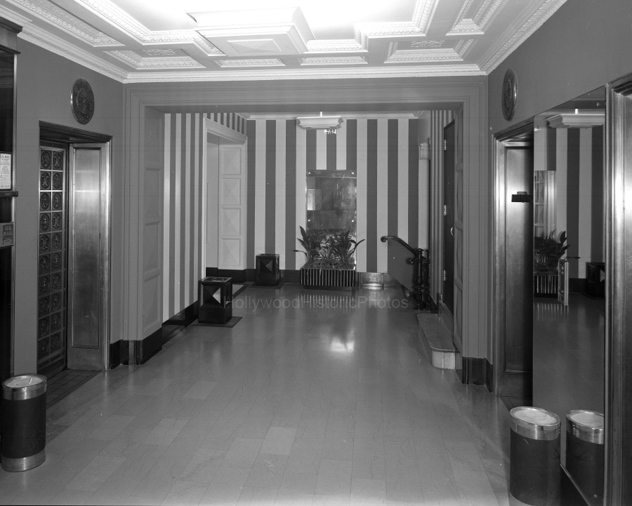 Beverly Wilshire Hotel 1949 Mezzanine floor.jpg